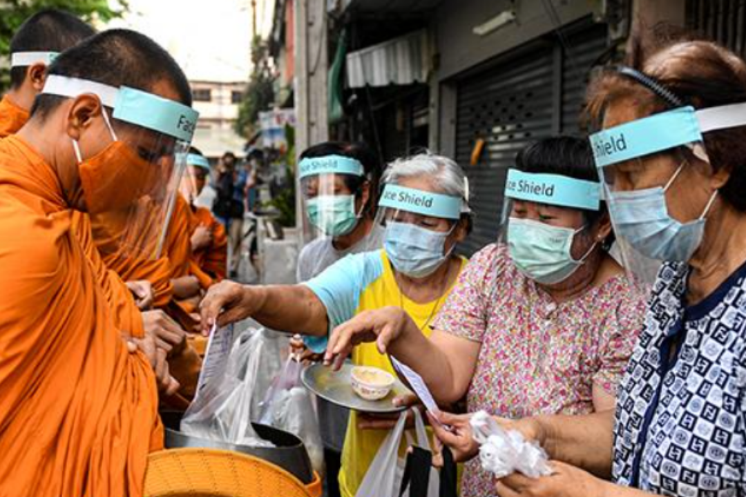 Thailand cuts quarantine period for tourists who have been vaccinated against COVID-19